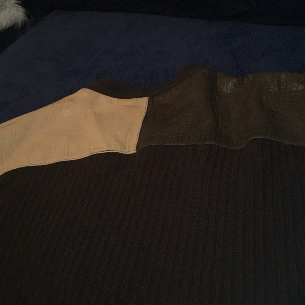 Men's Sweater - Picture 5 of 5